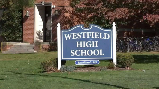 Teen and mother speak out after alleged AI-generated photos sent around high school