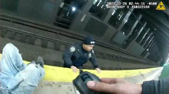 NYPD officers help rescue man who fell onto subway tracks