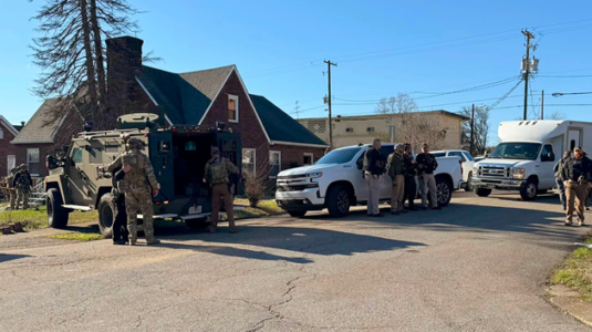 Tennessee fugitive wanted in killing of deputy caught after dayslong manhunt: Authorities