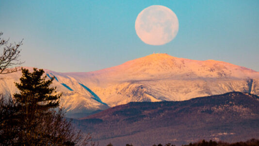 Twenty-year-old backcountry skier dies after falling 600 feet on Mount Washington
