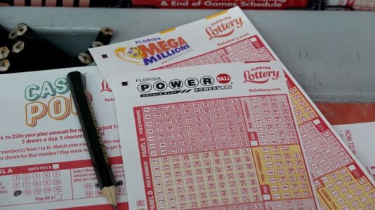 Powerball climbs to $1 billion for Monday’s drawing