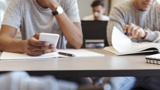 California schools required to restrict cellphone usage in classrooms