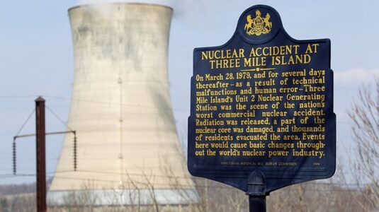 Three Mile Island, site of 1979 nuclear reactor accident, reopening to power AI
