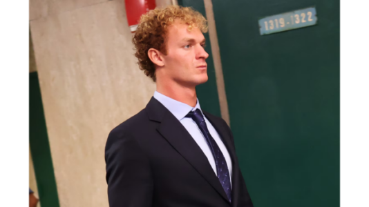 Man who helped Daniel Penny restrain Jordan Neely speaks at trial