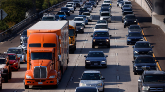 Thanksgiving travel and traffic: Best and worst times to drive and fly