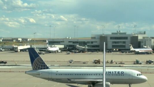 American Airlines resumes flights after nationwide ‘technical issue’