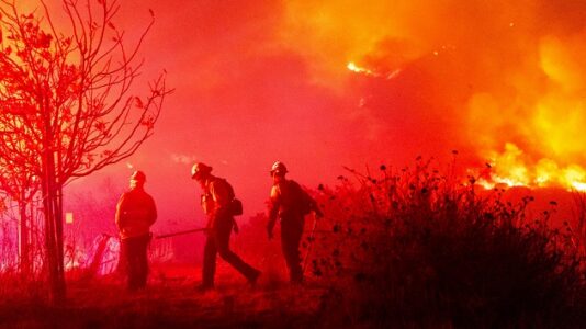 Dick Van Dyke among stars forced to flee Southern California wildfire
