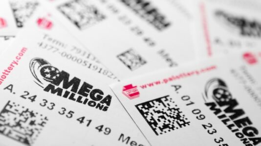 Winning ticket for Mega Millions $1.22 billion jackpot sold in California