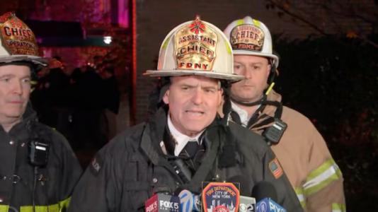 Fatal apartment building fire in Manhattan