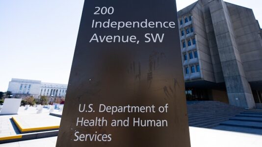 HHS sued for cutting program that provides legal aid for migrant children