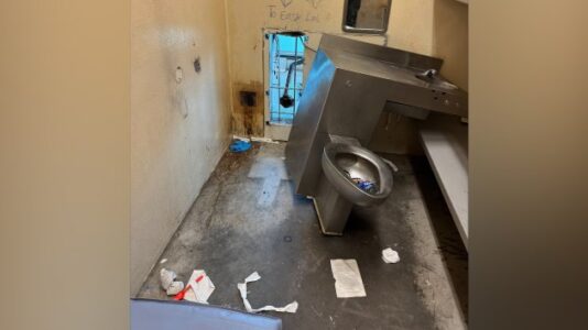 New Orleans jail employee arrested, accused of helping mass escape of inmates