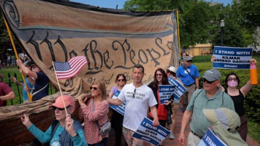 Judge pauses Kilmar Abrego Garcia’s release for 30 days