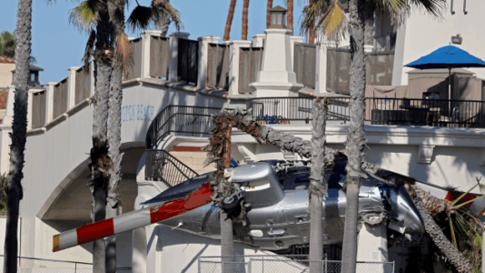 5 hospitalized after helicopter crashes in Huntington Beach, California
