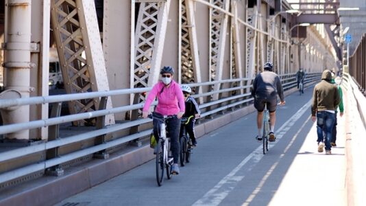 2 dead after e-scooter crashes into bike on New York City bridge