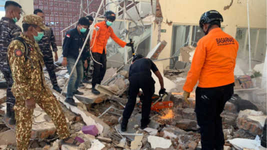 2nd earthquake hits Indonesia following powerful magnitude 7.7 quake